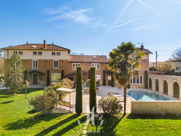Propriété de caractère fin XIX – Parc arboré de 5 000 m² – 423 m² habitables – Piscine