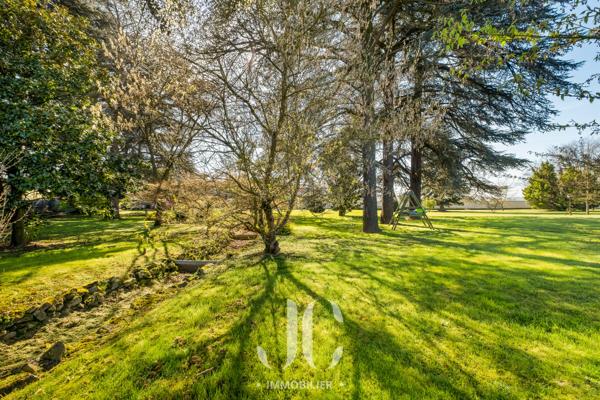 Propriété de caractère fin XIX – Parc arboré de 5 000 m² – 423 m² habitables – Piscine