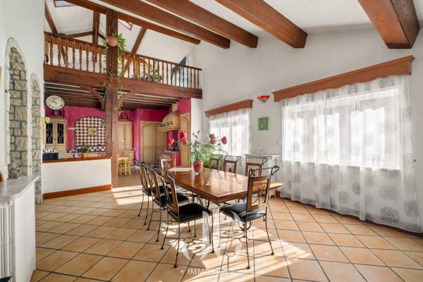 Propriété de caractère fin XIX – Parc arboré de 5 000 m² – 423 m² habitables – Piscine