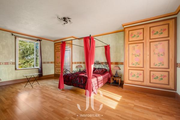 Propriété de caractère fin XIX – Parc arboré de 5 000 m² – 423 m² habitables – Piscine