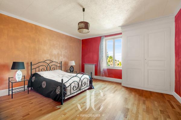 Propriété de caractère fin XIX – Parc arboré de 5 000 m² – 423 m² habitables – Piscine