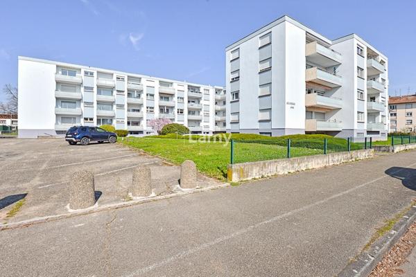 Appartement 4 pièces avec une terrasse et un garage