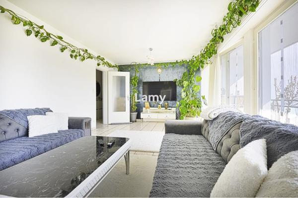 Appartement 4 pièces avec une terrasse et un garage