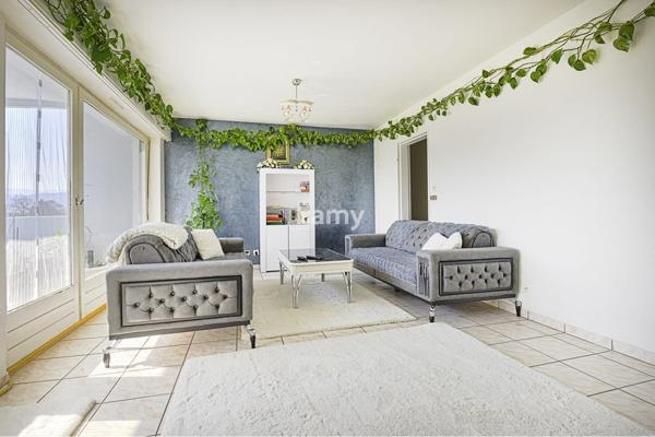 Appartement 4 pièces avec une terrasse et un garage