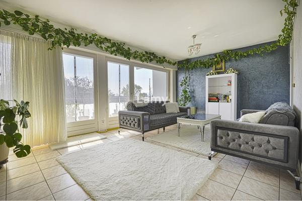 Appartement 4 pièces avec une terrasse et un garage