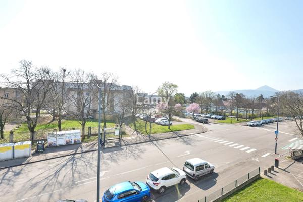 Appartement 4 pièces avec une terrasse et un garage