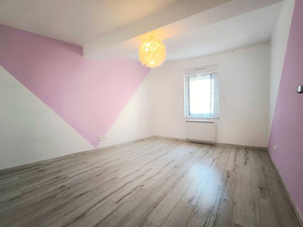 Maison rénovée avec garage et vue dégagée à vendre au coeur du village historique de Saissac