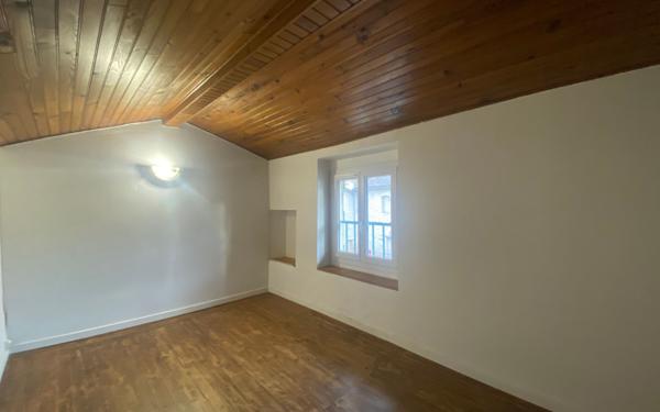 Maison à louer    2 pièces •  Caussade