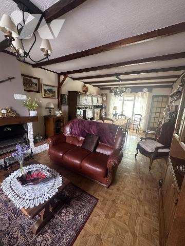 Maison 3 chambres avec jardin, véranda, garage et caves – Avion