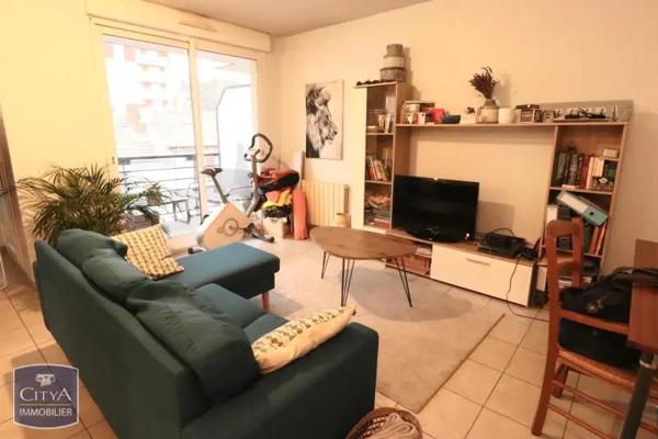 Appartement à louer 2 pièces 47.75m² Saint-Étienne (42000)