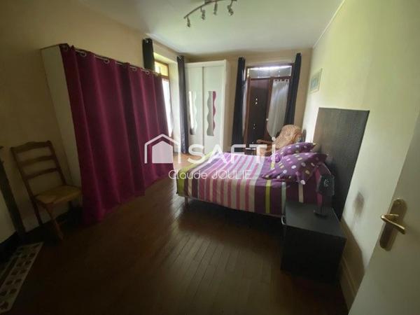 Maison de 225 m² habitables à 3 km de VILLENEUVE d'AVEYRON