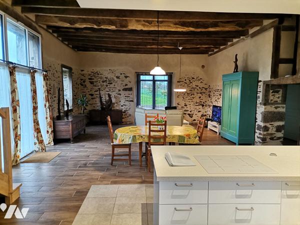 EXCLUSIVITE - IFFENDIC longère de 230 m² avec gîte, hangar et grange