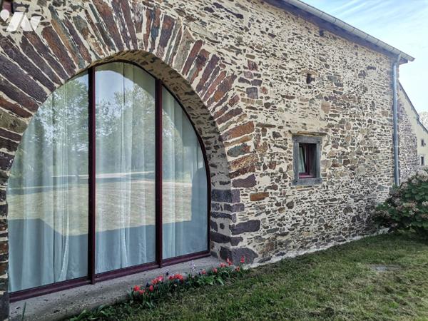 EXCLUSIVITE - IFFENDIC longère de 230 m² avec gîte, hangar et grange