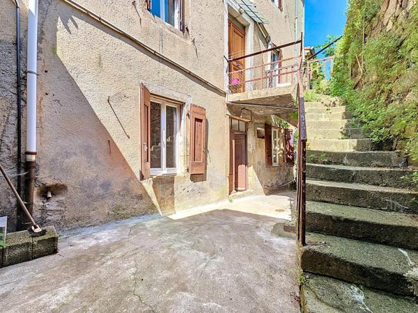 Appartement T3/4 avec garage et cour – Vue dégagée sur les hauteurs de Graissessac