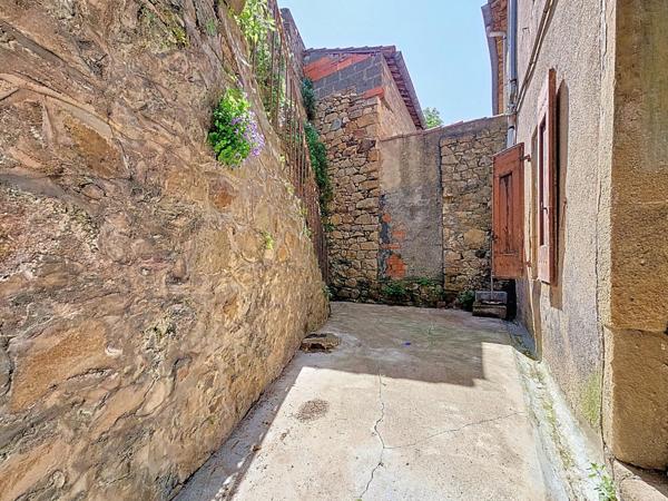 Appartement T3/4 avec garage et cour – Vue dégagée sur les hauteurs de Graissessac