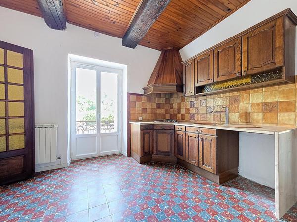 Appartement T3/4 avec garage et cour – Vue dégagée sur les hauteurs de Graissessac