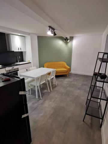 T2 rénové et loué 33 m² - Hypercentre Clermont-Ferrand