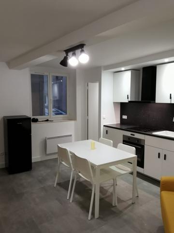 T2 rénové et loué 33 m² - Hypercentre Clermont-Ferrand