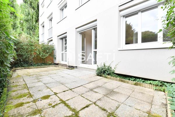 Grand appartement de deux pièces avec une belle terrasse !Ravalement récemment réalisé!