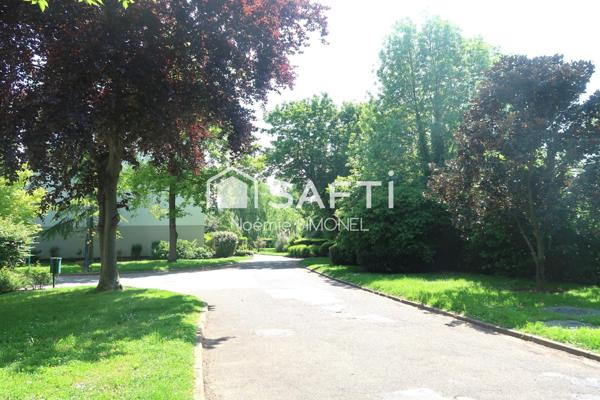 Grand appartement de deux pièces avec une belle terrasse !Ravalement récemment réalisé!