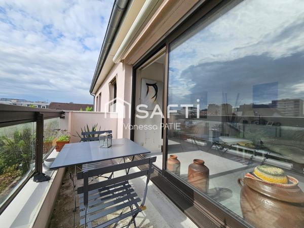 Dernier étage: appartement lumineux avec balcon orienté sud