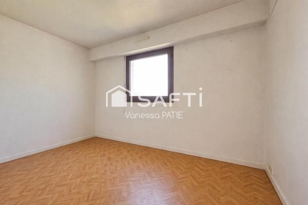 Dernier étage: appartement lumineux avec balcon orienté sud