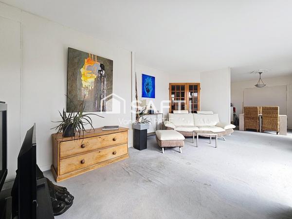 Dernier étage: appartement lumineux avec balcon orienté sud