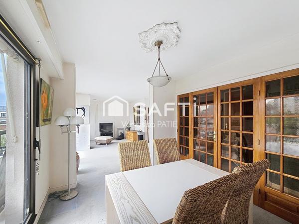 Dernier étage: appartement lumineux avec balcon orienté sud
