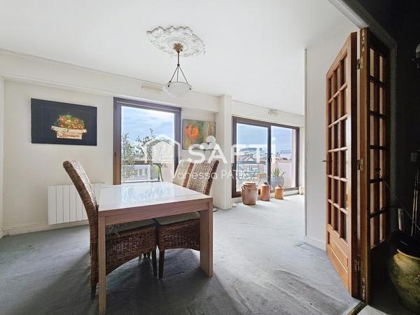 Dernier étage: appartement lumineux avec balcon orienté sud