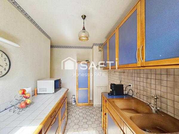 Dernier étage: appartement lumineux avec balcon orienté sud