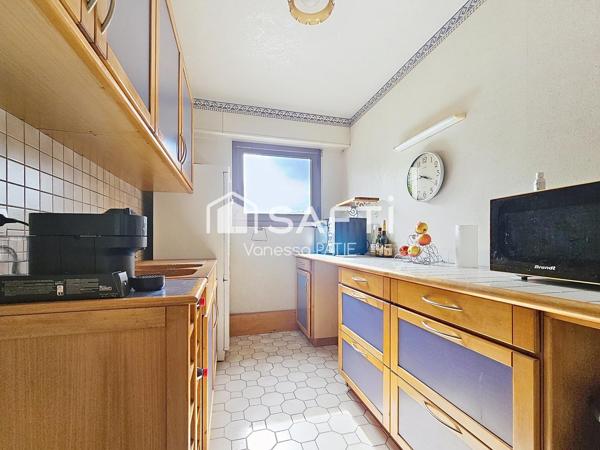 Dernier étage: appartement lumineux avec balcon orienté sud