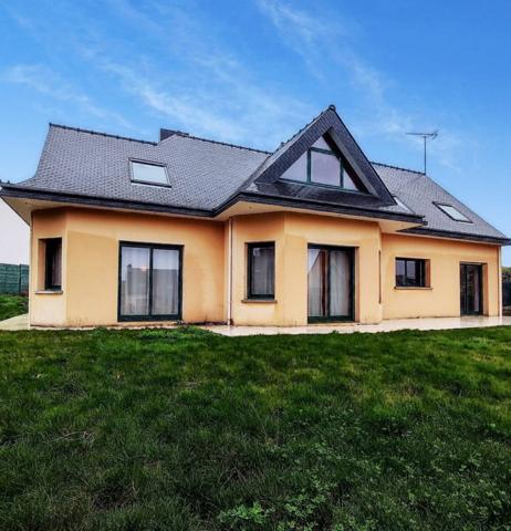 Maison à vendre    6 pièces •  Pabu