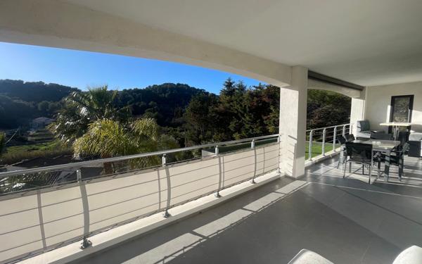 Maison à vendre    6 pièces • 140 m2 Bandol