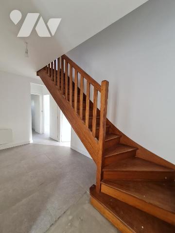 À Vendre à Radenac Maison située à pied du bourg