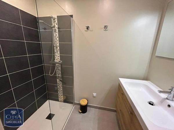 Appartement à louer 1 pièce 32.63m² Laval (53000)