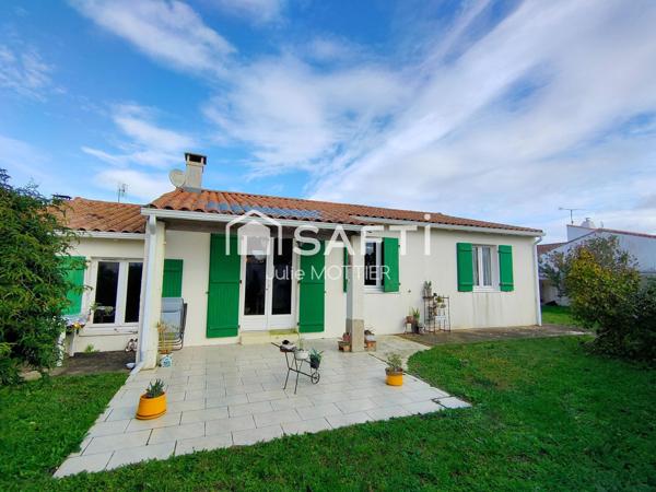 Maison au centre de La Flotte Calme et sans mitoyenneté