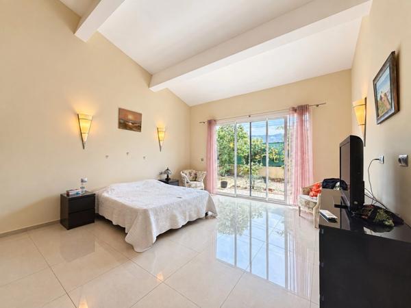 Villa plain-pied 195 m², piscine et garage  PEGOMAS (06)