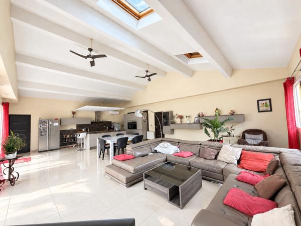 Villa plain-pied 195 m², piscine et garage  PEGOMAS (06)