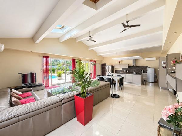 Villa plain-pied 195 m², piscine et garage  PEGOMAS (06)