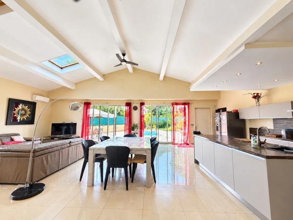 Villa plain-pied 195 m², piscine et garage  PEGOMAS (06)
