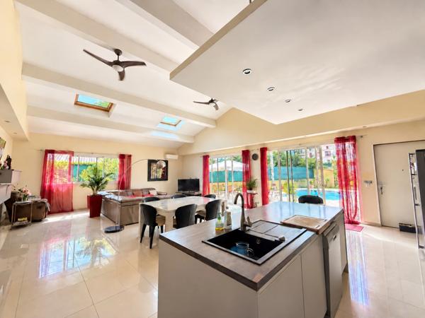 Villa plain-pied 195 m², piscine et garage  PEGOMAS (06)