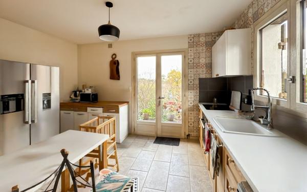 Maison à vendre    4 pièces • 100 m2 Château-l'Évêque