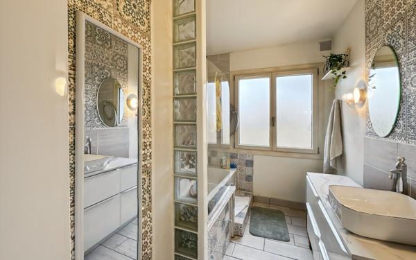 Maison à vendre    4 pièces • 100 m2 Château-l'Évêque