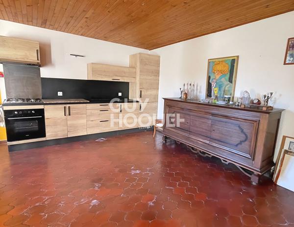 Canohes, maison de village 7 pièces, 238 m² sur parcelle 440m² avec 2 garages