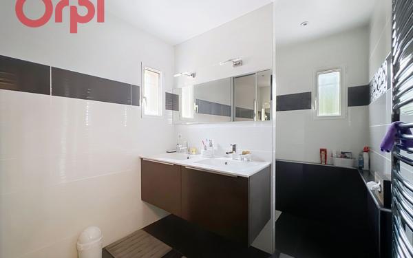 Maison à vendre    5 pièces •  Talmont-Saint-Hilaire