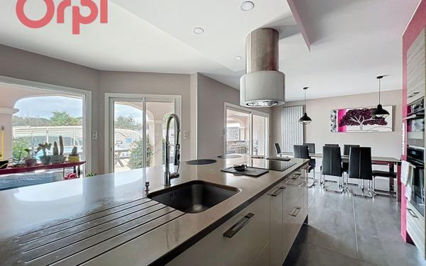 Maison à vendre    5 pièces •  Talmont-Saint-Hilaire