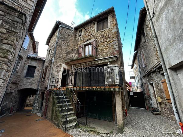 Maison de village en pierre à 20 minutes de Millau et 15 minutes de Saint-Affrique. 

La maison dispose en rez-de-chaussée d'une spacieuse cave de 20,56m² ainsi qu'un espace chaufferie de 26 m².
Au premier étage se situe la cuisine avec salle à manger ainsi qu'un séjour donnant sur une terrasse.
Le deuxième étage est constitué de deux chambres ainsi qu'une salle d'eau avec WC.
Enfin au troisième et dernier étage des combles de 51 m² environ sont aménageables.

Les prestations de la maison :porte d'entrée aluminium, pompe à chaleur et salle d'eau  (4 ans), double vitrage PVC et alu sauf sur une menuiserie.

Des travaux sur la toiture sont à réaliser ainsi qu'un rafraîchissement sur l'ensemble de la maison.