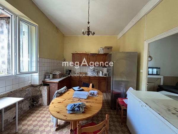 Immeuble à LE BUGUE, 24260 - 200m²