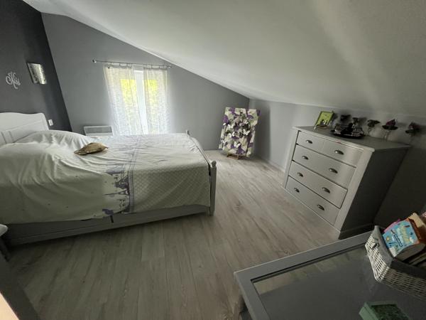 Maison ancienne rénovée 142 M2 avec dépendances sur 4226 M2 de terrain