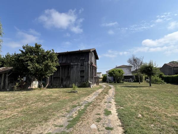 Maison ancienne rénovée 142 M2 avec dépendances sur 4226 M2 de terrain